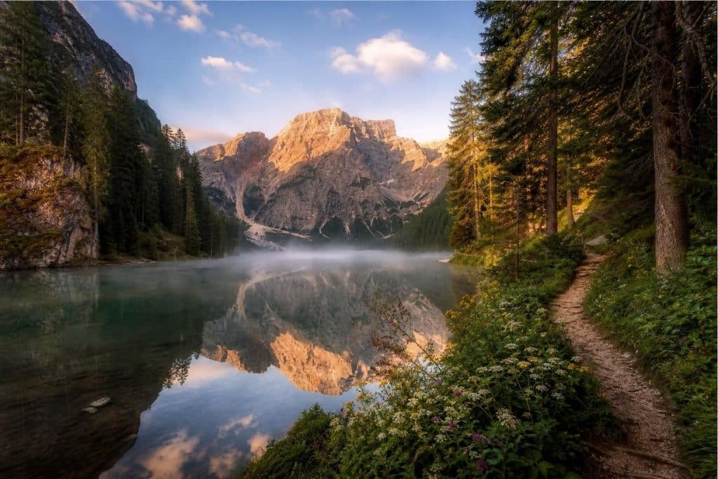 Le lac de Braies dans les Dolomites : comment y aller sans subir la foule