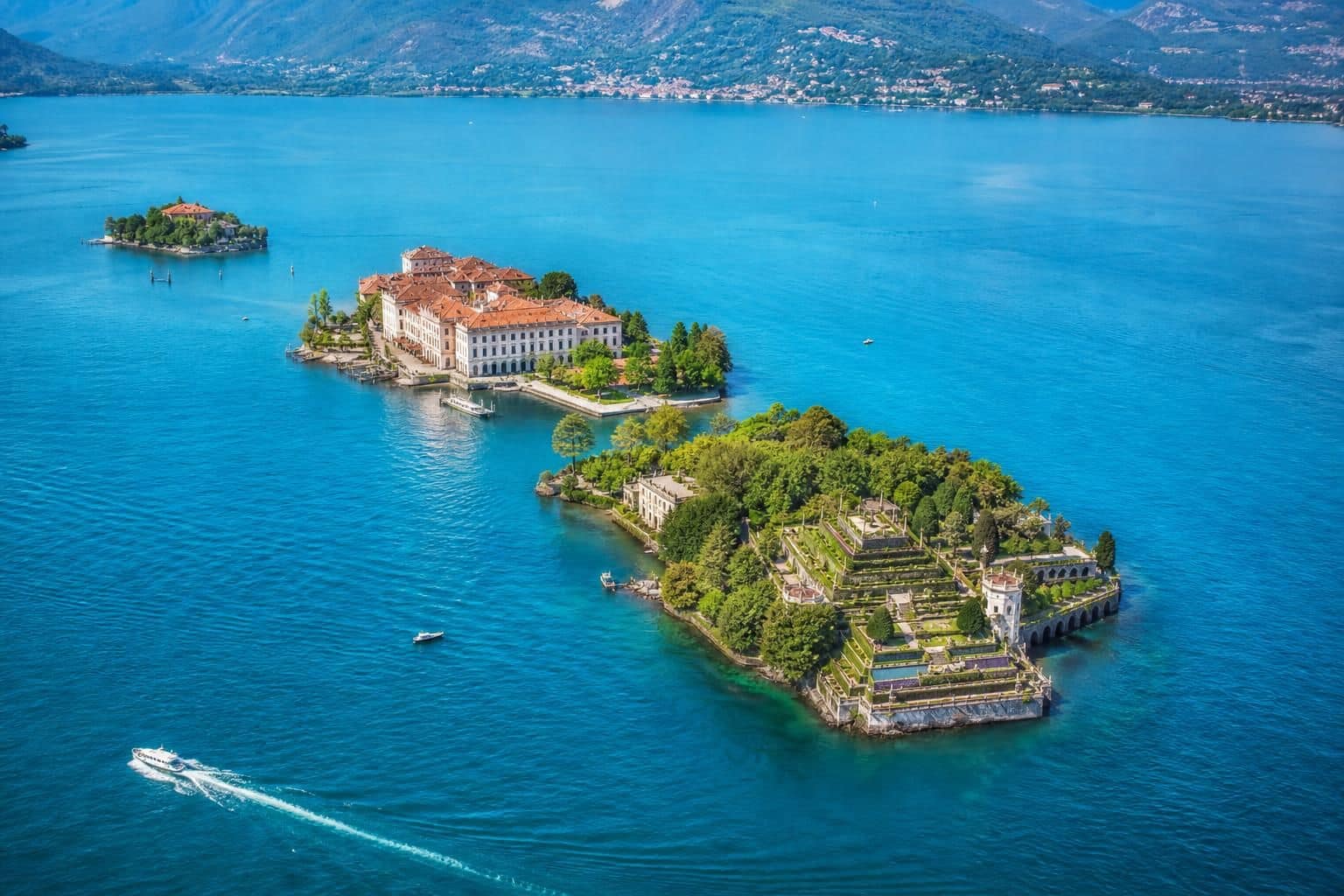 découvrez les îles borromées sur le lac majeur : guide de visite complet, tarifs actualisés et conseils pratiques pour éviter les pièges lors de votre escapade.