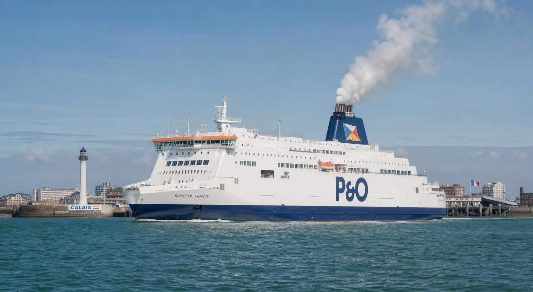 découvrez les options de navette entre calais et douvres, comparez les shuttles, ferries et trouvez la solution la moins chère pour un trajet rapide et économique.