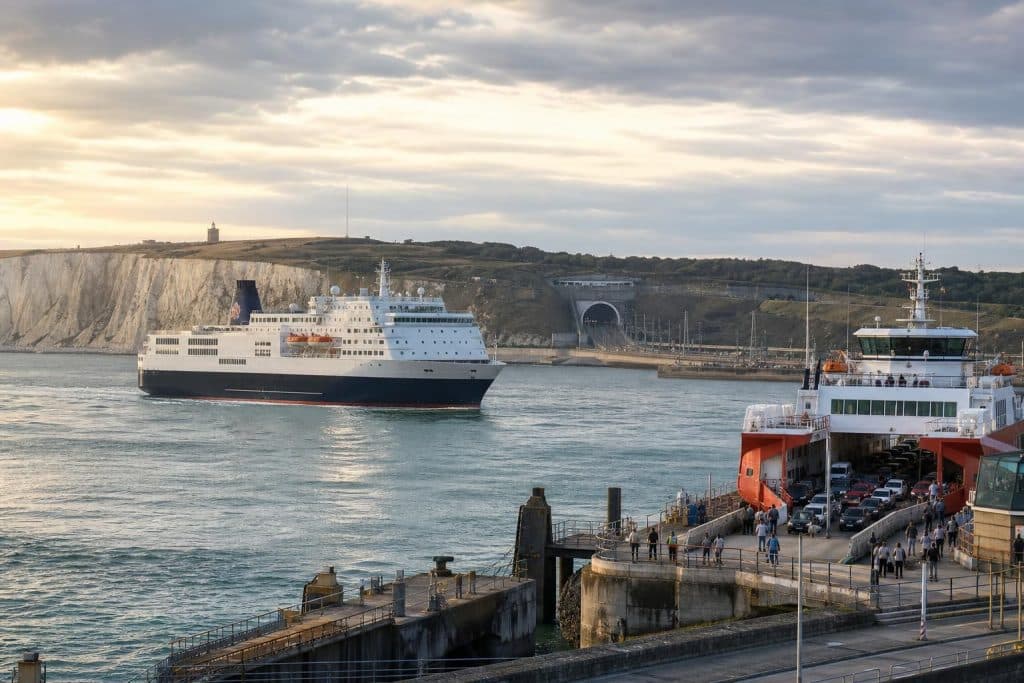 Navette Calais-Douvres : shuttle, ferry et ce qui est vraiment le moins cher